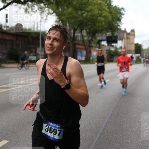 29.06.2025 - hella hamburg halbmarathon Yannick Fuchs http://msf.ph/oto/8155496 29.06.2025 10:38:04 20KM 3109, 3116, 3124, 3146, 3437, 3697, 3928, 4080, 5506, 5692, 6495, 7093, 7185, 7451, 8218, 8664, 8900, 9043, 9114, 9931, 10246, 10493, 11153, 11648, 11778, 11848, 12327, 12438, 12623, 12657, 13348, 13897, 14690, 15383, 15932, 16105, 16648, 16720, 16997, 17391, 17403, 17516, 18678, 18775, 18942, 19051, 19090 meine-sportfotos.de