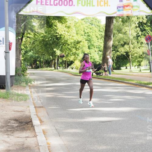 29.06.2025 - hella hamburg halbmarathon MichiJ http://msf.ph/oto/8155545 29.06.2025 10:02:05 Zwischen KM18-KM19  meine-sportfotos.de