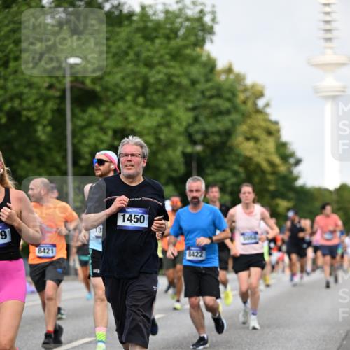 29.06.2025 - hella hamburg halbmarathon Dr. Thomas Lammeyer http://msf.ph/oto/8155547 29.06.2025 10:08:06 Kennedybrücke 1032, 1161, 1355, 1450, 2277, 2683, 2979, 4095, 4488, 4951, 5058, 5363, 5613, 6142, 6453, 7485, 8177, 8421, 8422, 8423, 8469, 8484, 9526, 9899, 10389, 11402 meine-sportfotos.de