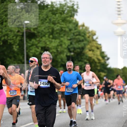 29.06.2025 - hella hamburg halbmarathon Dr. Thomas Lammeyer http://msf.ph/oto/8155556 29.06.2025 10:08:06 Kennedybrücke 1032, 1161, 1355, 1450, 2277, 2683, 2979, 4095, 4488, 4951, 5058, 5363, 5613, 6142, 6453, 7485, 8177, 8421, 8422, 8423, 8469, 8484, 9526, 9899, 10389, 11402 meine-sportfotos.de