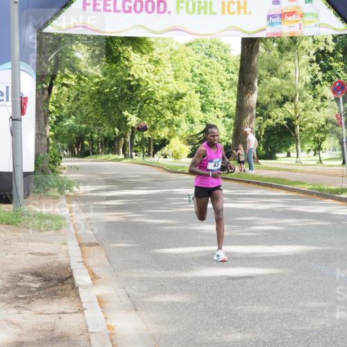 29.06.2025 - hella hamburg halbmarathon MichiJ http://msf.ph/oto/8155561 29.06.2025 10:02:05 Zwischen KM18-KM19  meine-sportfotos.de