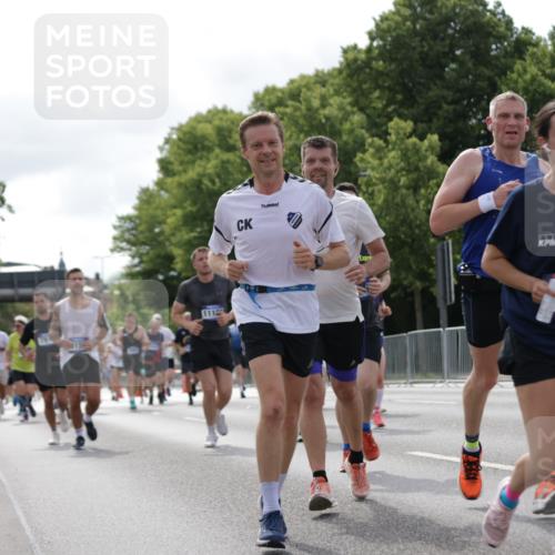 29.06.2025 - hella hamburg halbmarathon Jannik Wohlers http://msf.ph/oto/8155567 29.06.2025 10:16:50 Lombardsbrücke 1083, 1137, 1298, 1348, 1356, 1477, 2860, 2908, 3210, 3464, 3466, 3622, 5023, 5390, 5929, 5930, 5995, 6126, 6128, 6522, 7410, 7445, 7647, 7945, 8210, 8253, 8433, 8558, 8983, 9152, 9259, 9647, 10377, 10460, 10592, 10735, 11102, 12042, 12100, 12166, 13605, 14199, 14950, 15140, 15293, 15465, 16704, 16817, 17010, 17058, 17661, 17741, 17927, 17984, 18039, 18108, 18344, 18526, 18571 meine-sportfotos.de
