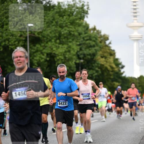 29.06.2025 - hella hamburg halbmarathon Dr. Thomas Lammeyer http://msf.ph/oto/8155568 29.06.2025 10:08:07 Kennedybrücke 1032, 1161, 1355, 1450, 2277, 2683, 2979, 4095, 4488, 4951, 5058, 5363, 5613, 6142, 6453, 7485, 8177, 8421, 8422, 8423, 8469, 8484, 9526, 9899, 10389, 11402 meine-sportfotos.de