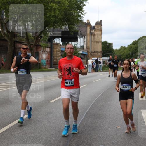 29.06.2025 - hella hamburg halbmarathon Yannick Fuchs http://msf.ph/oto/8155570 29.06.2025 10:38:04 20KM 3109, 3116, 3124, 3146, 3437, 3697, 3928, 4080, 5506, 5692, 6495, 7093, 7185, 7451, 8218, 8664, 8900, 9043, 9114, 9931, 10246, 10493, 11153, 11648, 11778, 11848, 12327, 12438, 12623, 12657, 13348, 13897, 14690, 15383, 15932, 16105, 16648, 16720, 16997, 17391, 17403, 17516, 18678, 18775, 18942, 19051, 19090 meine-sportfotos.de