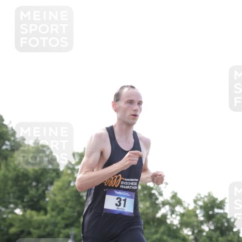 29.06.2025 - hella hamburg halbmarathon Jannik Wohlers http://msf.ph/oto/8155580 29.06.2025 09:36:45 Lombardsbrücke 31 meine-sportfotos.de