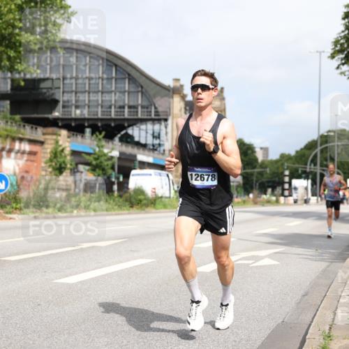 29.06.2025 - hella hamburg halbmarathon Yannick Fuchs http://msf.ph/oto/8155600 29.06.2025 10:16:01 20KM 12373, 12678, 14302, 14360, 15526, 19075 meine-sportfotos.de