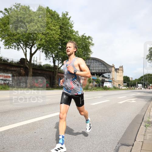 29.06.2025 - hella hamburg halbmarathon Yannick Fuchs http://msf.ph/oto/8155661 29.06.2025 10:16:05 20KM 11210, 12373, 12678, 14302, 14360, 15526, 19075 meine-sportfotos.de