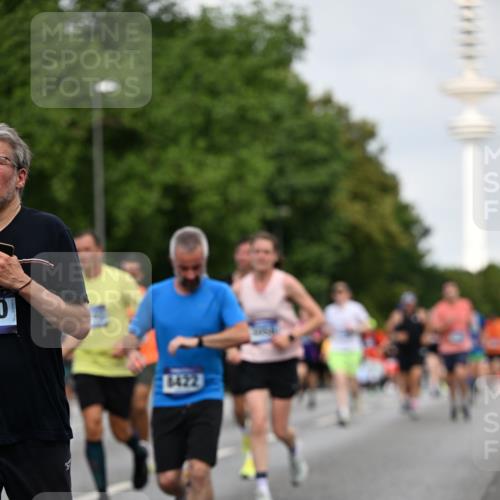 29.06.2025 - hella hamburg halbmarathon Dr. Thomas Lammeyer http://msf.ph/oto/8155671 29.06.2025 10:08:07 Kennedybrücke 1032, 1161, 1355, 1450, 2277, 2683, 2979, 4095, 4488, 4951, 5058, 5363, 5613, 6142, 6453, 7485, 8177, 8421, 8422, 8423, 8469, 8484, 9526, 9899, 10389, 11402 meine-sportfotos.de