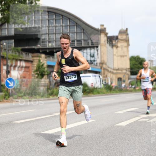 29.06.2025 - hella hamburg halbmarathon Yannick Fuchs http://msf.ph/oto/8155681 29.06.2025 10:16:16 20KM 6530, 11210, 12373, 14360, 14717, 14766, 15526, 16988, 17402, 19075 meine-sportfotos.de