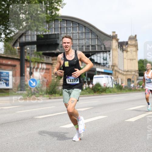 29.06.2025 - hella hamburg halbmarathon Yannick Fuchs http://msf.ph/oto/8155687 29.06.2025 10:16:16 20KM 6530, 11210, 12373, 14360, 14717, 14766, 15526, 16988, 17402, 19075 meine-sportfotos.de