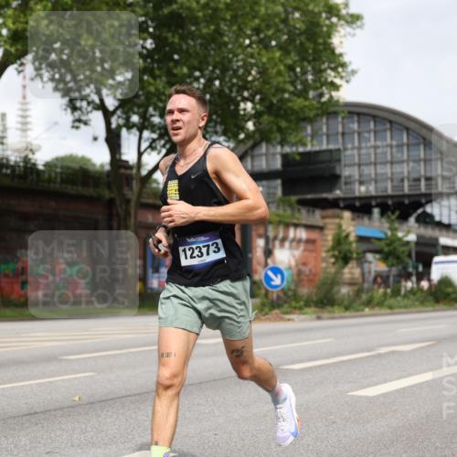 29.06.2025 - hella hamburg halbmarathon Yannick Fuchs http://msf.ph/oto/8155697 29.06.2025 10:16:17 20KM 6530, 11210, 12373, 14360, 14717, 14766, 14933, 15526, 16988, 17402, 19075 meine-sportfotos.de