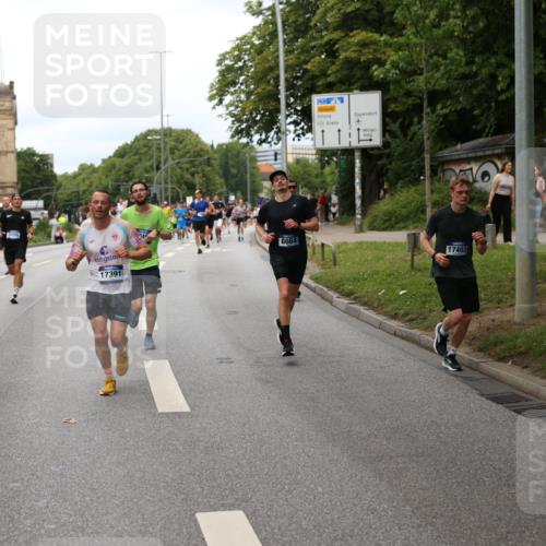 29.06.2025 - hella hamburg halbmarathon Yannick Fuchs http://msf.ph/oto/8155732 29.06.2025 10:38:06 20KM 3109, 3116, 3124, 3146, 3437, 3928, 5506, 5692, 6495, 7093, 7185, 7451, 8145, 8218, 8664, 8900, 9043, 9114, 9931, 10246, 10493, 11153, 11648, 11778, 11848, 12327, 12438, 12623, 12657, 13348, 13897, 14690, 14861, 15383, 15932, 16105, 16301, 16549, 16648, 16720, 16997, 17376, 17391, 17403, 17516, 17912, 18678, 18775, 18942, 19090 meine-sportfotos.de