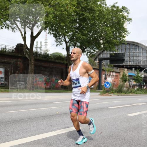 29.06.2025 - hella hamburg halbmarathon Yannick Fuchs http://msf.ph/oto/8155740 29.06.2025 10:16:18 20KM 6530, 11210, 12373, 14360, 14717, 14766, 14933, 15526, 16988, 17402, 19075 meine-sportfotos.de