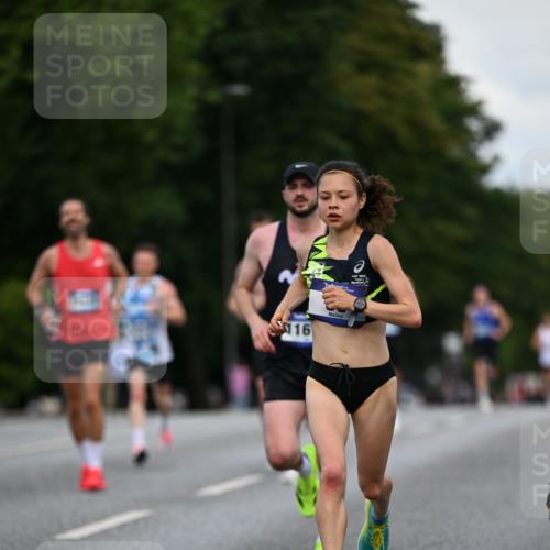 29.06.2025 - hella hamburg halbmarathon Dr. Thomas Lammeyer http://msf.ph/oto/8155780 29.06.2025 09:42:57 Kennedybrücke 35, 52, 53, 2659, 3720, 6380, 9255 meine-sportfotos.de
