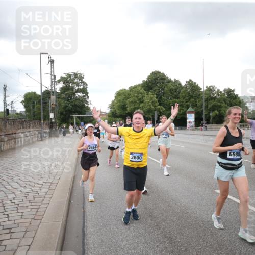 29.06.2025 - hella hamburg halbmarathon Jannik Wohlers http://msf.ph/oto/8155804 29.06.2025 10:53:48 Lombardsbrücke 1263, 1762, 1779, 1822, 2600, 2761, 3187, 3188, 3249, 3364, 3465, 3467, 4323, 4685, 4838, 5157, 5309, 5514, 5804, 5817, 5898, 6468, 6583, 6987, 6988, 7498, 7670, 7874, 7946, 8867, 9138, 9203, 10207, 11354, 11769, 11785, 11830, 12429, 12898, 12923, 13034, 13368, 13850, 14171, 14177, 14386, 14416, 14655, 14904, 15318, 15791, 16117, 16628, 16691, 16839, 16888, 16930, 17487, 17622, 18093, 18431, 18904, 19019 meine-sportfotos.de