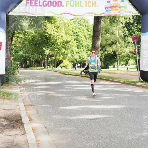 29.06.2025 - hella hamburg halbmarathon MichiJ http://msf.ph/oto/8155821 29.06.2025 10:02:47 Zwischen KM18-KM19  meine-sportfotos.de