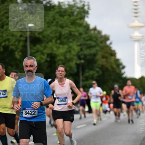 29.06.2025 - hella hamburg halbmarathon Dr. Thomas Lammeyer http://msf.ph/oto/8155870 29.06.2025 10:08:08 Kennedybrücke 1032, 1161, 1355, 1450, 2277, 2683, 2979, 3488, 4095, 4488, 4951, 5058, 5363, 5613, 6142, 7485, 8177, 8421, 8422, 8423, 8469, 8484, 9526, 9899, 10389 meine-sportfotos.de