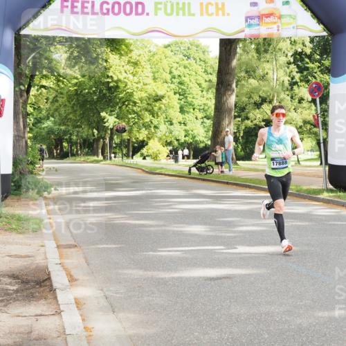 29.06.2025 - hella hamburg halbmarathon MichiJ http://msf.ph/oto/8155898 29.06.2025 10:02:47 Zwischen KM18-KM19  meine-sportfotos.de