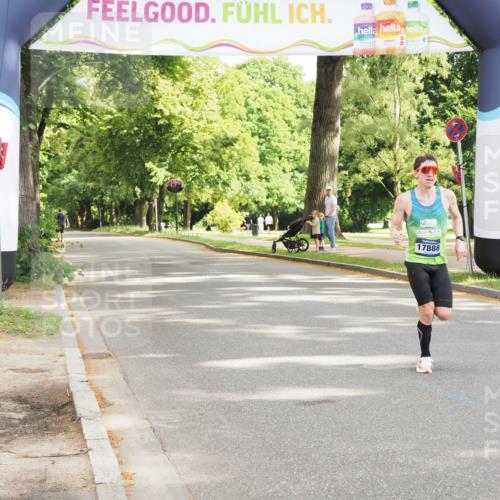 29.06.2025 - hella hamburg halbmarathon MichiJ http://msf.ph/oto/8155914 29.06.2025 10:02:48 Zwischen KM18-KM19  meine-sportfotos.de