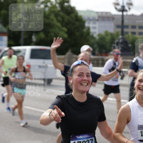 29.06.2025 - hella hamburg halbmarathon Jannik Wohlers http://msf.ph/oto/8156017 29.06.2025 10:16:59 Lombardsbrücke 1083, 1477, 2305, 2860, 3464, 3466, 3802, 3803, 4194, 4852, 5023, 6126, 6128, 6520, 6522, 7011, 7291, 7410, 7445, 7566, 7647, 7844, 7945, 8210, 8253, 8309, 8351, 8433, 8895, 9152, 9259, 10377, 10460, 10592, 10620, 11102, 12042, 12166, 12668, 14199, 14208, 14209, 14648, 14877, 14950, 15293, 15465, 16024, 16555, 16817, 17058, 17628, 17717, 17927, 18039, 18060, 18108, 18344, 18469, 18526, 18564 meine-sportfotos.de