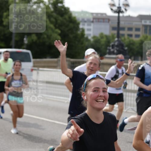 29.06.2025 - hella hamburg halbmarathon Jannik Wohlers http://msf.ph/oto/8156031 29.06.2025 10:17:00 Lombardsbrücke 1083, 1204, 1477, 2305, 2860, 3464, 3466, 3802, 3803, 4194, 4852, 5023, 6126, 6128, 6520, 6522, 6786, 7011, 7291, 7410, 7445, 7566, 7647, 7844, 7945, 8210, 8253, 8309, 8351, 8433, 8895, 9152, 9259, 10377, 10460, 10592, 10620, 10677, 11102, 12042, 12166, 12668, 14199, 14208, 14209, 14307, 14648, 14877, 14950, 15293, 15465, 16024, 16555, 17058, 17628, 17717, 17927, 18039, 18060, 18108, 18344, 18469, 18526, 18564 meine-sportfotos.de