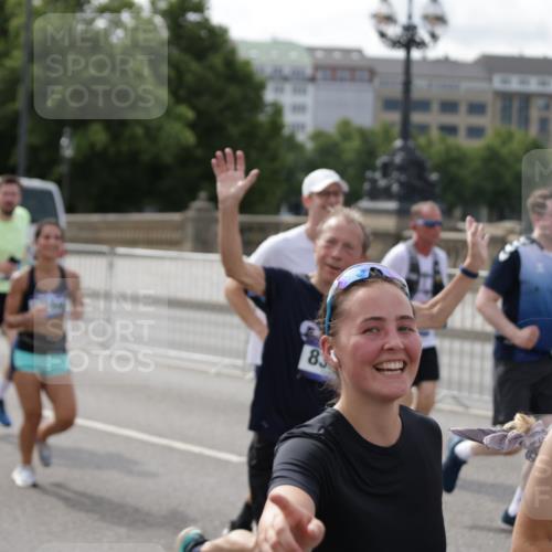 29.06.2025 - hella hamburg halbmarathon Jannik Wohlers http://msf.ph/oto/8156036 29.06.2025 10:17:00 Lombardsbrücke 1083, 1204, 1477, 2305, 2860, 3464, 3466, 3802, 3803, 4194, 4852, 5023, 6126, 6128, 6520, 6522, 6786, 7011, 7291, 7410, 7445, 7566, 7647, 7844, 7945, 8210, 8253, 8309, 8351, 8433, 8895, 9152, 9259, 10377, 10460, 10592, 10620, 10677, 11102, 12042, 12166, 12668, 14199, 14208, 14209, 14307, 14648, 14877, 14950, 15293, 15465, 16024, 16555, 17058, 17628, 17717, 17927, 18039, 18060, 18108, 18344, 18469, 18526, 18564 meine-sportfotos.de
