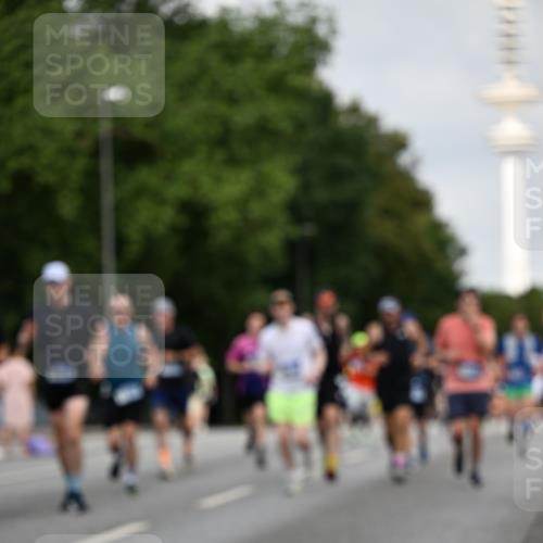 29.06.2025 - hella hamburg halbmarathon Dr. Thomas Lammeyer http://msf.ph/oto/8156063 29.06.2025 10:08:11 Kennedybrücke 1032, 1161, 1355, 1367, 1450, 2277, 2683, 2979, 3488, 4095, 4488, 4951, 5058, 5363, 6142, 6706, 7485, 8177, 8421, 8422, 8423, 8469, 8484, 9526, 9899 meine-sportfotos.de