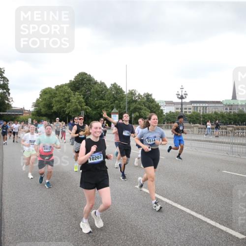 29.06.2025 - hella hamburg halbmarathon Jannik Wohlers http://msf.ph/oto/8156069 29.06.2025 10:53:52 Lombardsbrücke 1762, 1779, 1822, 1949, 2600, 2761, 3187, 3188, 3364, 4323, 4685, 4720, 4838, 5157, 5309, 5514, 5804, 5817, 6468, 6987, 6988, 7498, 7670, 7874, 7946, 8801, 8803, 8867, 9130, 9138, 9203, 10207, 11354, 11785, 11830, 12429, 12898, 12923, 13850, 14177, 14386, 14416, 14655, 14904, 15318, 16117, 16522, 16628, 16691, 16839, 16888, 17487, 18093, 18431, 18904 meine-sportfotos.de