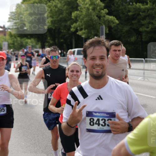 29.06.2025 - hella hamburg halbmarathon Jannik Wohlers http://msf.ph/oto/8156075 29.06.2025 10:17:01 Lombardsbrücke 1083, 1204, 1477, 2305, 2860, 3464, 3466, 3802, 3803, 4194, 4852, 5023, 6126, 6128, 6520, 6522, 6786, 7011, 7291, 7410, 7445, 7566, 7647, 7844, 7945, 8210, 8253, 8309, 8351, 8433, 8895, 9152, 9259, 9848, 10377, 10460, 10592, 10620, 10677, 11102, 11372, 12042, 12166, 12668, 14199, 14208, 14209, 14307, 14648, 14877, 14950, 15293, 15465, 16024, 16555, 17058, 17083, 17628, 17717, 17927, 18039, 18060, 18344, 18469, 18526, 18564 meine-sportfotos.de