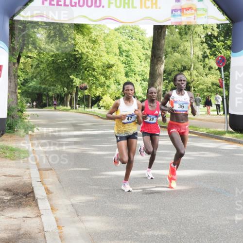 29.06.2025 - hella hamburg halbmarathon MichiJ http://msf.ph/oto/8156079 29.06.2025 10:03:36 Zwischen KM18-KM19 36, 39, 47 meine-sportfotos.de