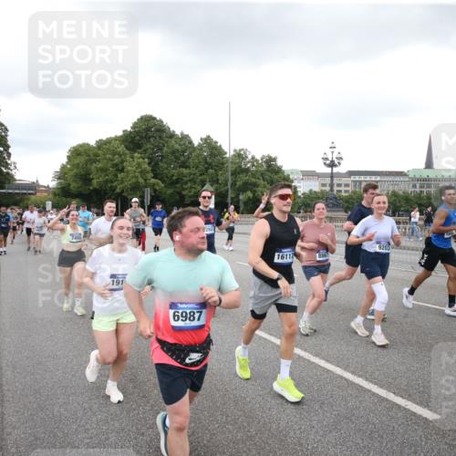 29.06.2025 - hella hamburg halbmarathon Jannik Wohlers http://msf.ph/oto/8156142 29.06.2025 10:53:54 Lombardsbrücke 1762, 1779, 1822, 1949, 2600, 2761, 3187, 3188, 3364, 3857, 4323, 4685, 4720, 5157, 5309, 5514, 5804, 5817, 5933, 6468, 6987, 6988, 7498, 7670, 7874, 7946, 8801, 8803, 8867, 9130, 9203, 10207, 11354, 11785, 11830, 12429, 12898, 12923, 13035, 13850, 14177, 14386, 14416, 14655, 14904, 15318, 16117, 16522, 16628, 16691, 16839, 16888, 18093, 18431 meine-sportfotos.de