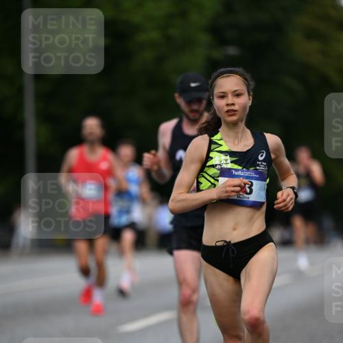 29.06.2025 - hella hamburg halbmarathon Dr. Thomas Lammeyer http://msf.ph/oto/8156162 29.06.2025 09:42:58 Kennedybrücke 35, 52, 53, 2659, 3720, 6380, 9255, 10650 meine-sportfotos.de