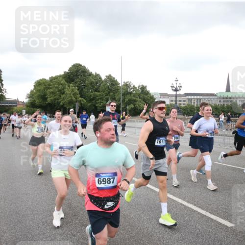 29.06.2025 - hella hamburg halbmarathon Jannik Wohlers http://msf.ph/oto/8156164 29.06.2025 10:53:54 Lombardsbrücke 1762, 1779, 1822, 1949, 2600, 2761, 3187, 3188, 3364, 3857, 4323, 4685, 4720, 5157, 5309, 5514, 5804, 5817, 5933, 6468, 6987, 6988, 7498, 7670, 7874, 7946, 8801, 8803, 8867, 9130, 9203, 10207, 11354, 11785, 11830, 12429, 12898, 12923, 13035, 13850, 14177, 14386, 14416, 14655, 14904, 15318, 16117, 16522, 16628, 16691, 16839, 16888, 18093, 18431 meine-sportfotos.de