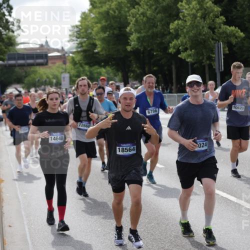 29.06.2025 - hella hamburg halbmarathon Jannik Wohlers http://msf.ph/oto/8156185 29.06.2025 10:17:06 Lombardsbrücke 1204, 1477, 2259, 2305, 2860, 3802, 3803, 4194, 4218, 4852, 6254, 6336, 6352, 6520, 6786, 7011, 7258, 7291, 7410, 7413, 7445, 7566, 7844, 8210, 8309, 8351, 8433, 8895, 9848, 10377, 10620, 10677, 11372, 11707, 12031, 12668, 14194, 14199, 14208, 14209, 14307, 14648, 14877, 15293, 16024, 16555, 17083, 17628, 17717, 17927, 18039, 18060, 18344, 18469, 18526, 18564, 19029 meine-sportfotos.de