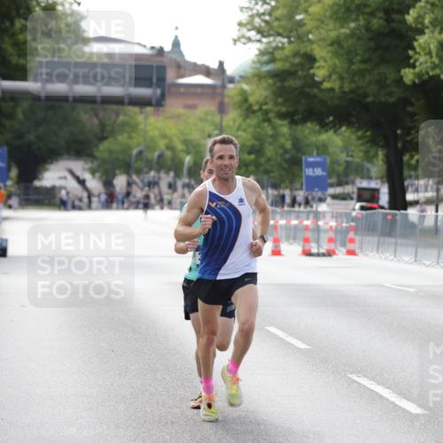 29.06.2025 - hella hamburg halbmarathon Jannik Wohlers http://msf.ph/oto/8156205 29.06.2025 09:37:26 Lombardsbrücke 45, 50, 3944, 12673 meine-sportfotos.de