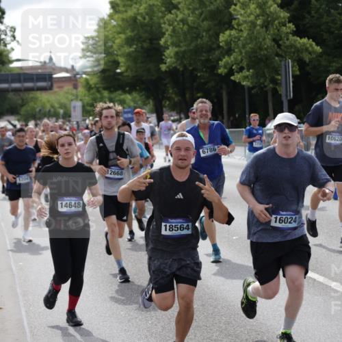 29.06.2025 - hella hamburg halbmarathon Jannik Wohlers http://msf.ph/oto/8156220 29.06.2025 10:17:06 Lombardsbrücke 1204, 1477, 2259, 2305, 2860, 3802, 3803, 4194, 4218, 4852, 6254, 6336, 6352, 6520, 6786, 7011, 7258, 7291, 7410, 7413, 7445, 7566, 7844, 8210, 8309, 8351, 8433, 8895, 9848, 10377, 10620, 10677, 11372, 11707, 12031, 12668, 14194, 14199, 14208, 14209, 14307, 14648, 14877, 15293, 16024, 16555, 17083, 17628, 17717, 17927, 18039, 18060, 18344, 18469, 18526, 18564, 19029 meine-sportfotos.de