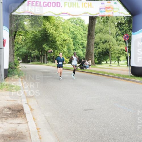 29.06.2025 - hella hamburg halbmarathon MichiJ http://msf.ph/oto/8156225 29.06.2025 10:05:04 Zwischen KM18-KM19  meine-sportfotos.de