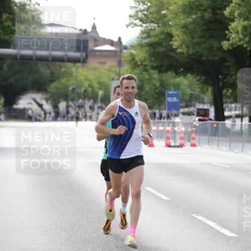 29.06.2025 - hella hamburg halbmarathon Jannik Wohlers http://msf.ph/oto/8156237 29.06.2025 09:37:26 Lombardsbrücke 45, 50, 3944, 12673 meine-sportfotos.de
