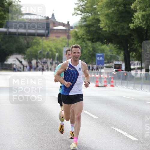 29.06.2025 - hella hamburg halbmarathon Jannik Wohlers http://msf.ph/oto/8156256 29.06.2025 09:37:26 Lombardsbrücke 45, 50, 3944, 12673 meine-sportfotos.de