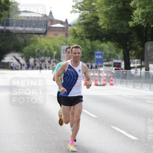 29.06.2025 - hella hamburg halbmarathon Jannik Wohlers http://msf.ph/oto/8156274 29.06.2025 09:37:26 Lombardsbrücke 45, 50, 3944, 12673 meine-sportfotos.de
