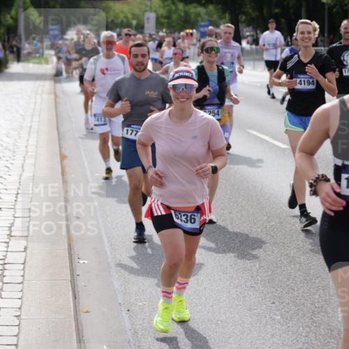 29.06.2025 - hella hamburg halbmarathon Jannik Wohlers http://msf.ph/oto/8156277 29.06.2025 10:17:12 Lombardsbrücke 1015, 1204, 1274, 1458, 1749, 1795, 2094, 2259, 2305, 2548, 3292, 3802, 3803, 4194, 4218, 4852, 5002, 6254, 6336, 6352, 6520, 6786, 7011, 7258, 7291, 7413, 7566, 7844, 8144, 8309, 8351, 8895, 9848, 10620, 10677, 11372, 11707, 12031, 12668, 12683, 14194, 14208, 14209, 14307, 14648, 14877, 15978, 16024, 16555, 17083, 17542, 17628, 17717, 18060, 18469, 18564, 19029 meine-sportfotos.de
