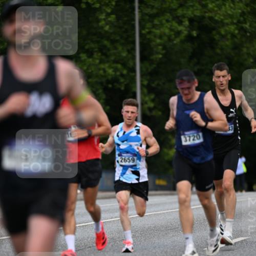 29.06.2025 - hella hamburg halbmarathon Dr. Thomas Lammeyer http://msf.ph/oto/8156278 29.06.2025 09:43:00 Kennedybrücke 35, 52, 53, 2659, 3720, 6380, 9255, 10650 meine-sportfotos.de