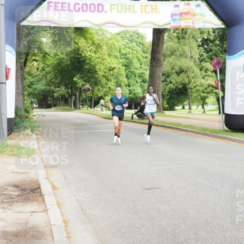 29.06.2025 - hella hamburg halbmarathon MichiJ http://msf.ph/oto/8156311 29.06.2025 10:05:04 Zwischen KM18-KM19  meine-sportfotos.de
