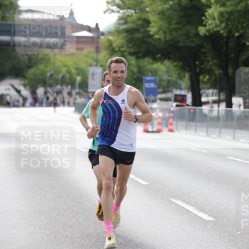 29.06.2025 - hella hamburg halbmarathon Jannik Wohlers http://msf.ph/oto/8156319 29.06.2025 09:37:27 Lombardsbrücke 45, 50, 3944, 12673 meine-sportfotos.de