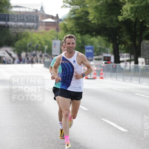 29.06.2025 - hella hamburg halbmarathon Jannik Wohlers http://msf.ph/oto/8156330 29.06.2025 09:37:27 Lombardsbrücke 45, 50, 3944, 12673 meine-sportfotos.de