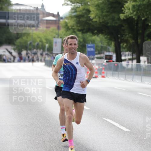 29.06.2025 - hella hamburg halbmarathon Jannik Wohlers http://msf.ph/oto/8156340 29.06.2025 09:37:27 Lombardsbrücke 45, 50, 3944, 12673 meine-sportfotos.de