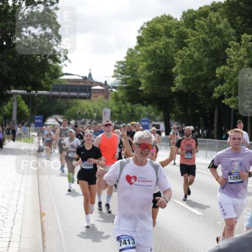 29.06.2025 - hella hamburg halbmarathon Jannik Wohlers http://msf.ph/oto/8156341 29.06.2025 10:17:14 Lombardsbrücke 1015, 1204, 1274, 1458, 1749, 1795, 2094, 2259, 2305, 2548, 3292, 4194, 4218, 4852, 5002, 6254, 6336, 6352, 6786, 7258, 7291, 7413, 7566, 7844, 8144, 8351, 8895, 9400, 9848, 10620, 10677, 11372, 11707, 12031, 12668, 12683, 14194, 14307, 14648, 14877, 15978, 16024, 16555, 17083, 17270, 17542, 17616, 17628, 17717, 18469, 18564, 19029 meine-sportfotos.de