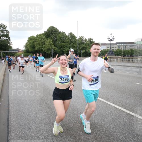 29.06.2025 - hella hamburg halbmarathon Jannik Wohlers http://msf.ph/oto/8156364 29.06.2025 10:53:55 Lombardsbrücke 1762, 1779, 1822, 1949, 2600, 2761, 3187, 3188, 3364, 3795, 3857, 4720, 4971, 5157, 5309, 5514, 5817, 5933, 6987, 7498, 7670, 7874, 7946, 8801, 8803, 8867, 9130, 9203, 10207, 11354, 11785, 11830, 12429, 12898, 12923, 13035, 13850, 14177, 14386, 14416, 14655, 14904, 15318, 15674, 16117, 16522, 16628, 16691, 16839, 16888, 18093, 18431 meine-sportfotos.de