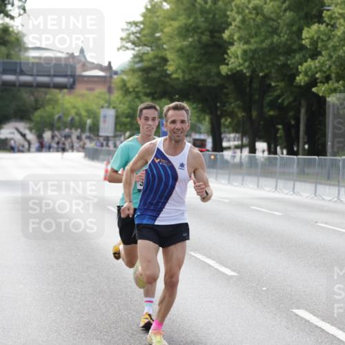 29.06.2025 - hella hamburg halbmarathon Jannik Wohlers http://msf.ph/oto/8156391 29.06.2025 09:37:27 Lombardsbrücke 45, 50, 3944, 12673 meine-sportfotos.de