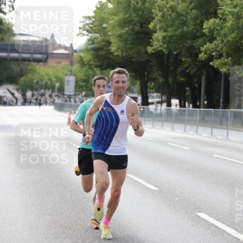 29.06.2025 - hella hamburg halbmarathon Jannik Wohlers http://msf.ph/oto/8156405 29.06.2025 09:37:27 Lombardsbrücke 45, 50, 3944, 12673 meine-sportfotos.de
